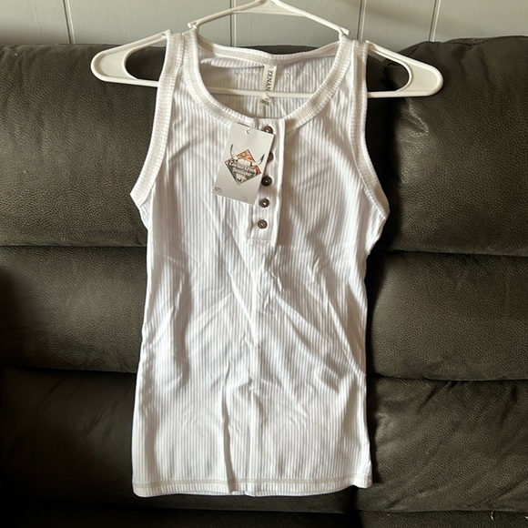 New Zenana brand white tank top size small - Picture 1 of 1
